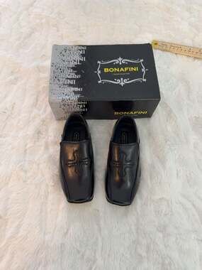 Bonafini Boys Black Slip-On Dress Shoes with Cross Detail Size 6